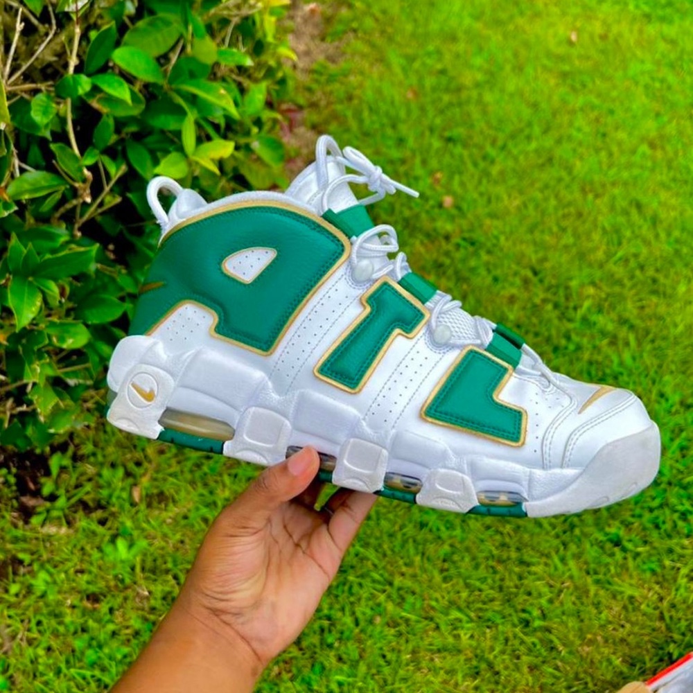 Nike air more uptempo atl os green!! 
Very good condition pre worn!! 
Size 12!